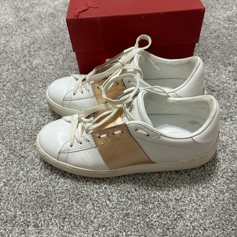 Barneys New York White and rose gold Sneakers